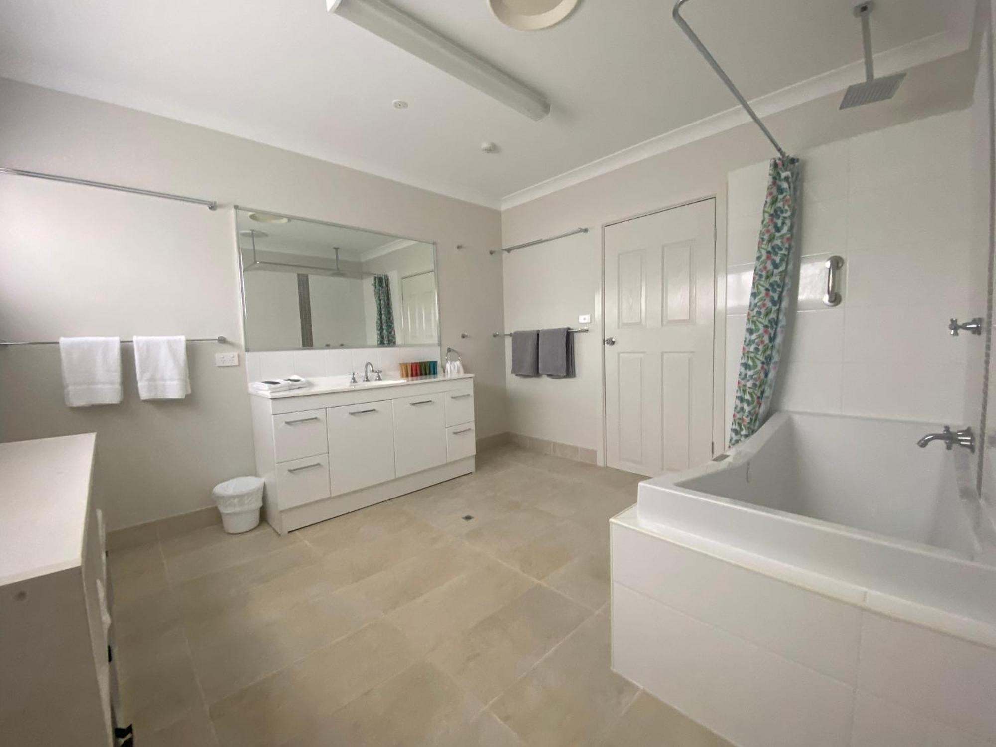 Timbertown Motel Wauchope Bagian luar foto