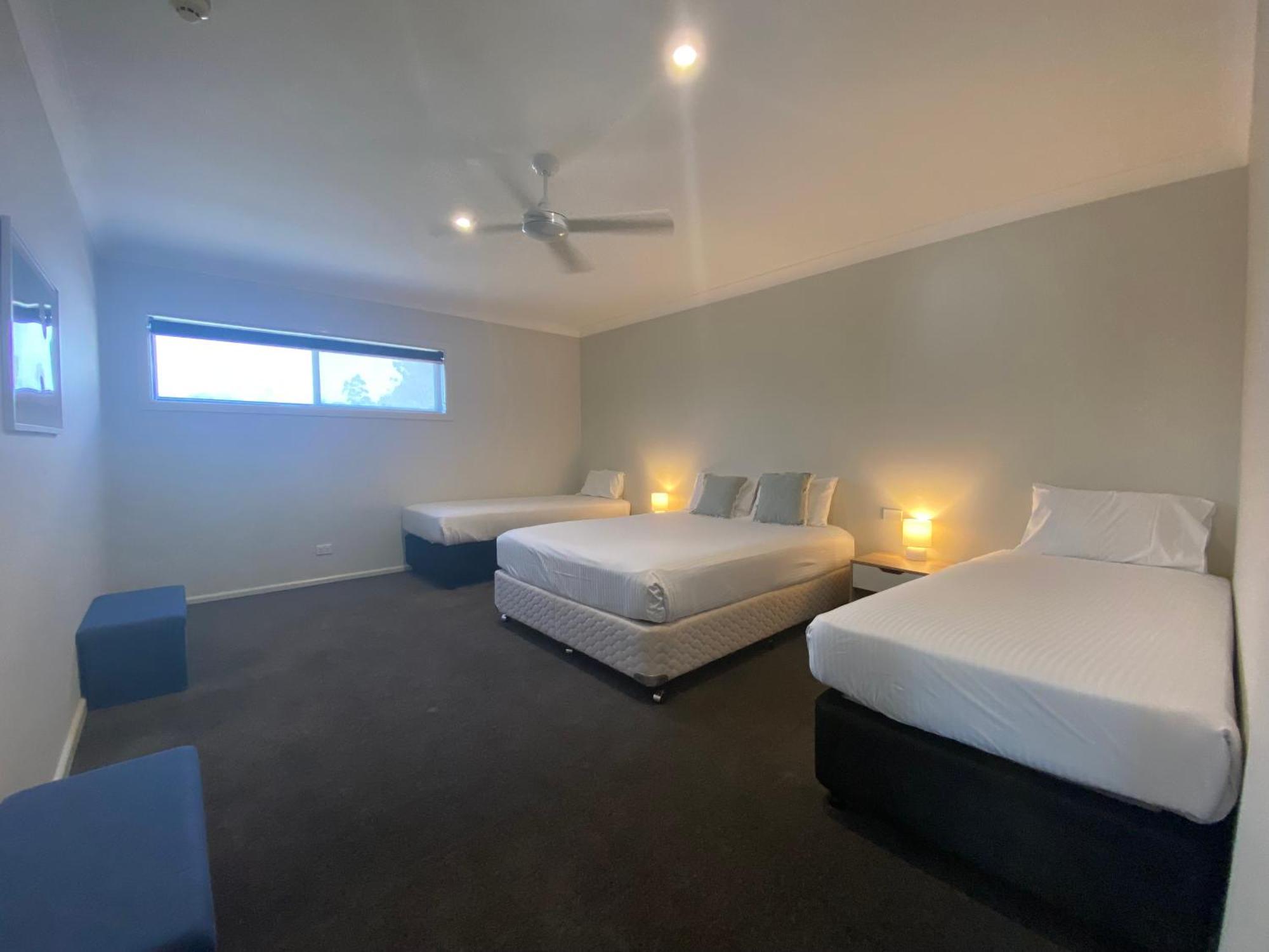 Timbertown Motel Wauchope Bagian luar foto